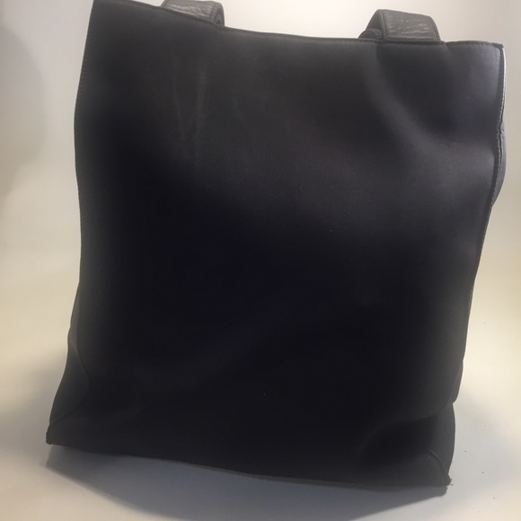 Hobo (International) Black Leather Tall Tote - Picture 5 of 15